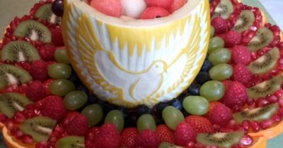 Obstplatte mit Korb
