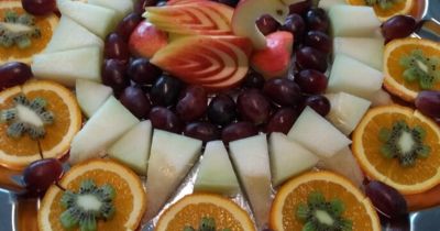 Obstplatte mit Schwan
