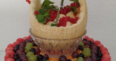 Obstplatte mit Korb