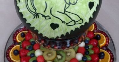 Obstteller Melone mit Einhorn